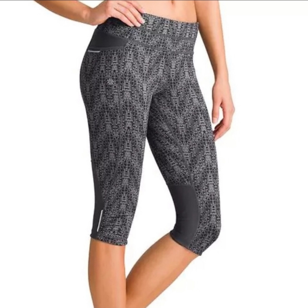 Athleta Gray Black Techno Be Free Knicker Capri Leggings XS